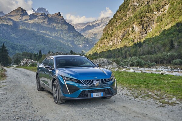 Peugeot 408 híbrido Peugeot 408 híbrido