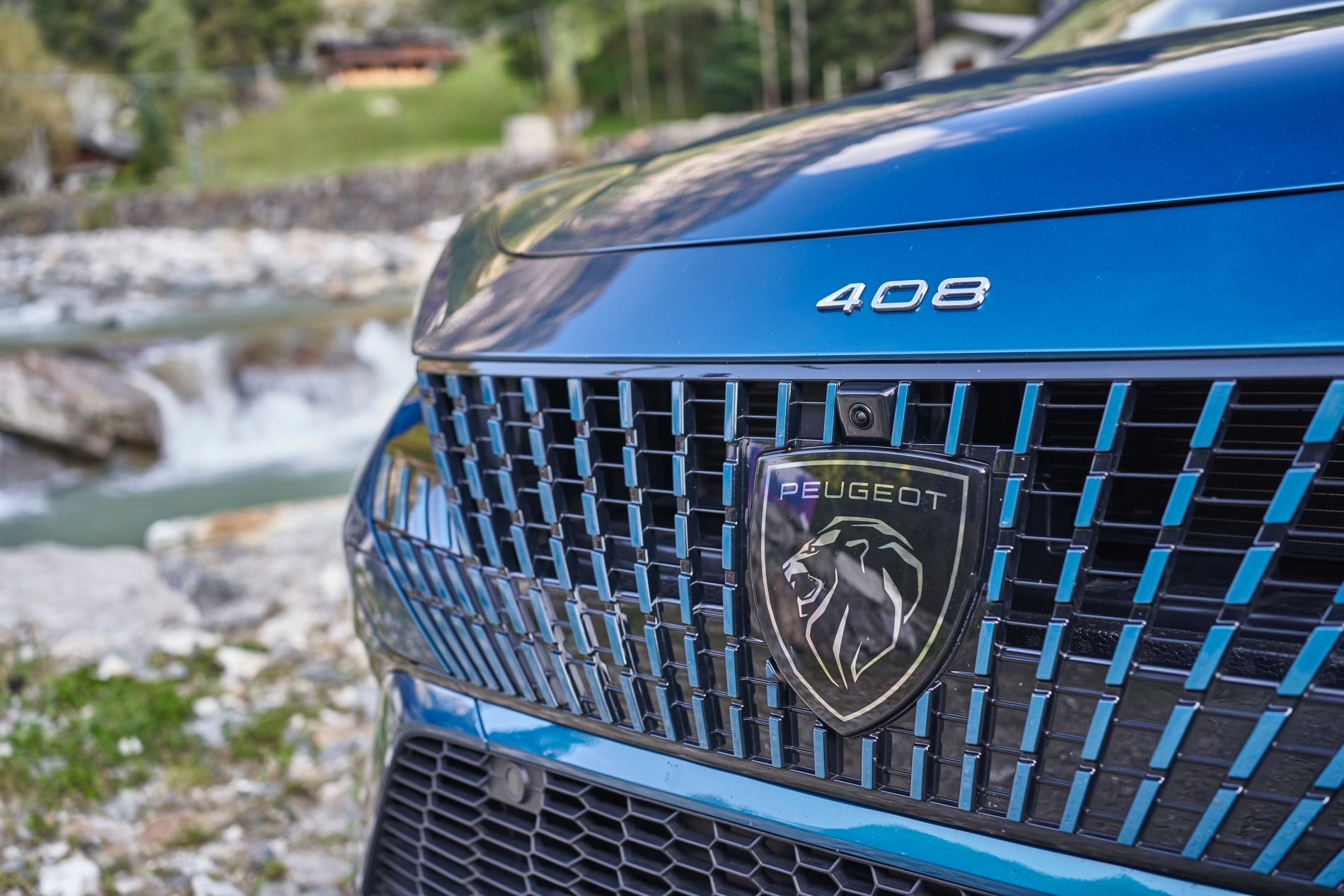 Peugeot 408 híbrido