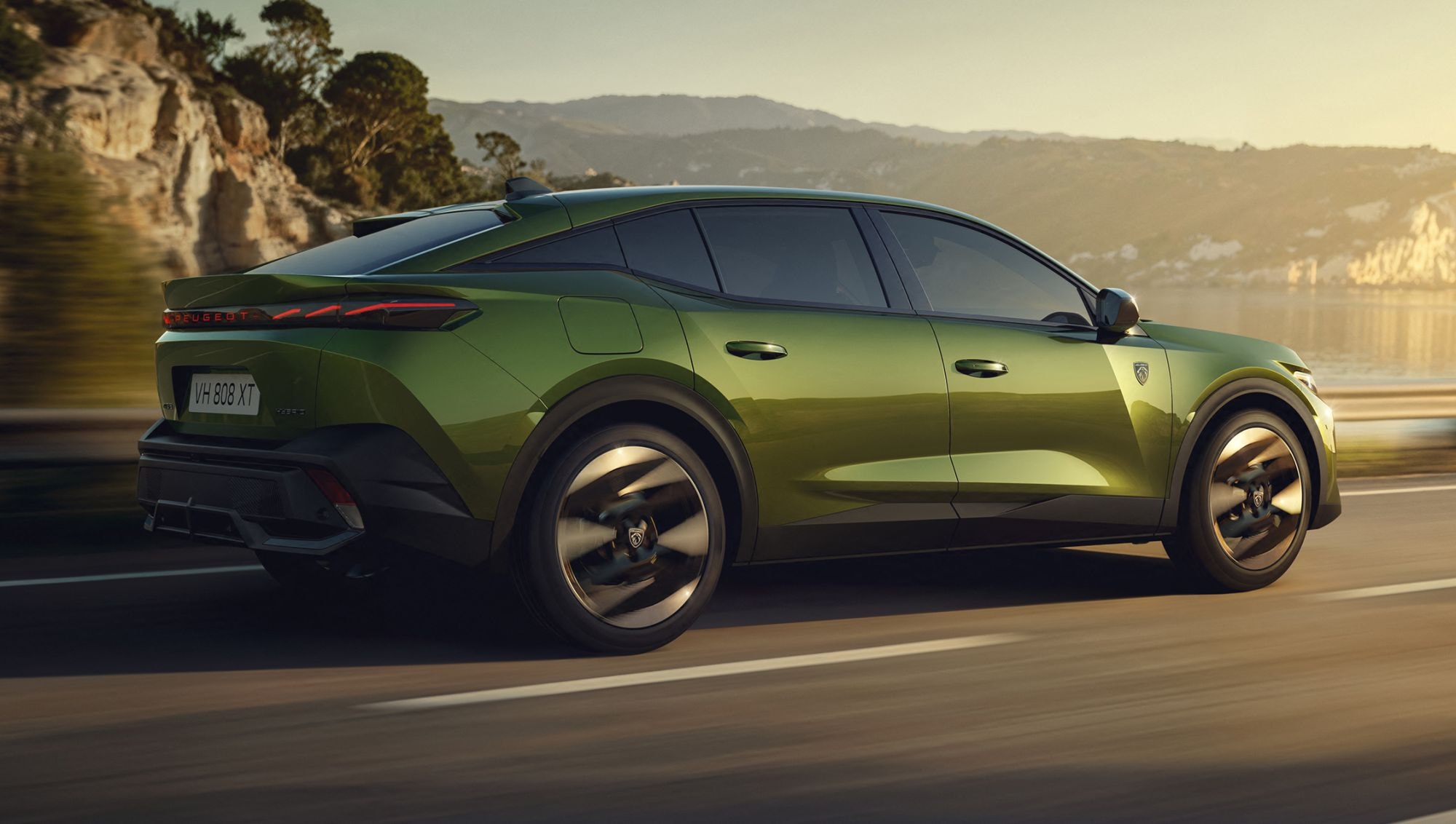 Peugeot 408 híbrido