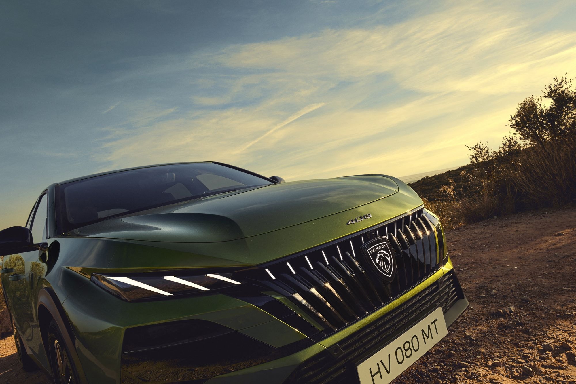 Peugeot 408 híbrido