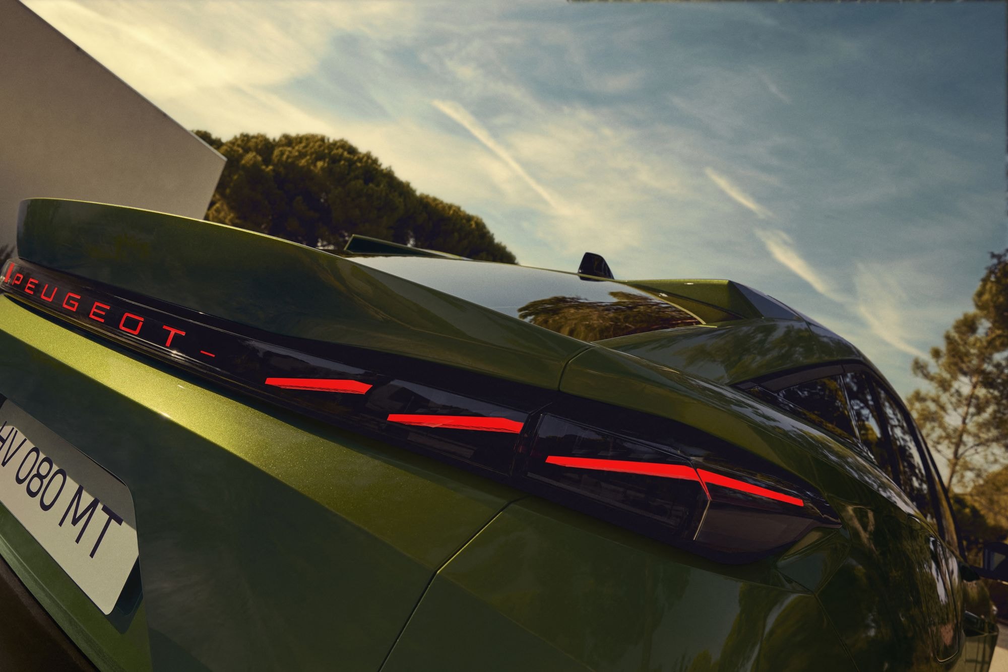 Peugeot 408 híbrido