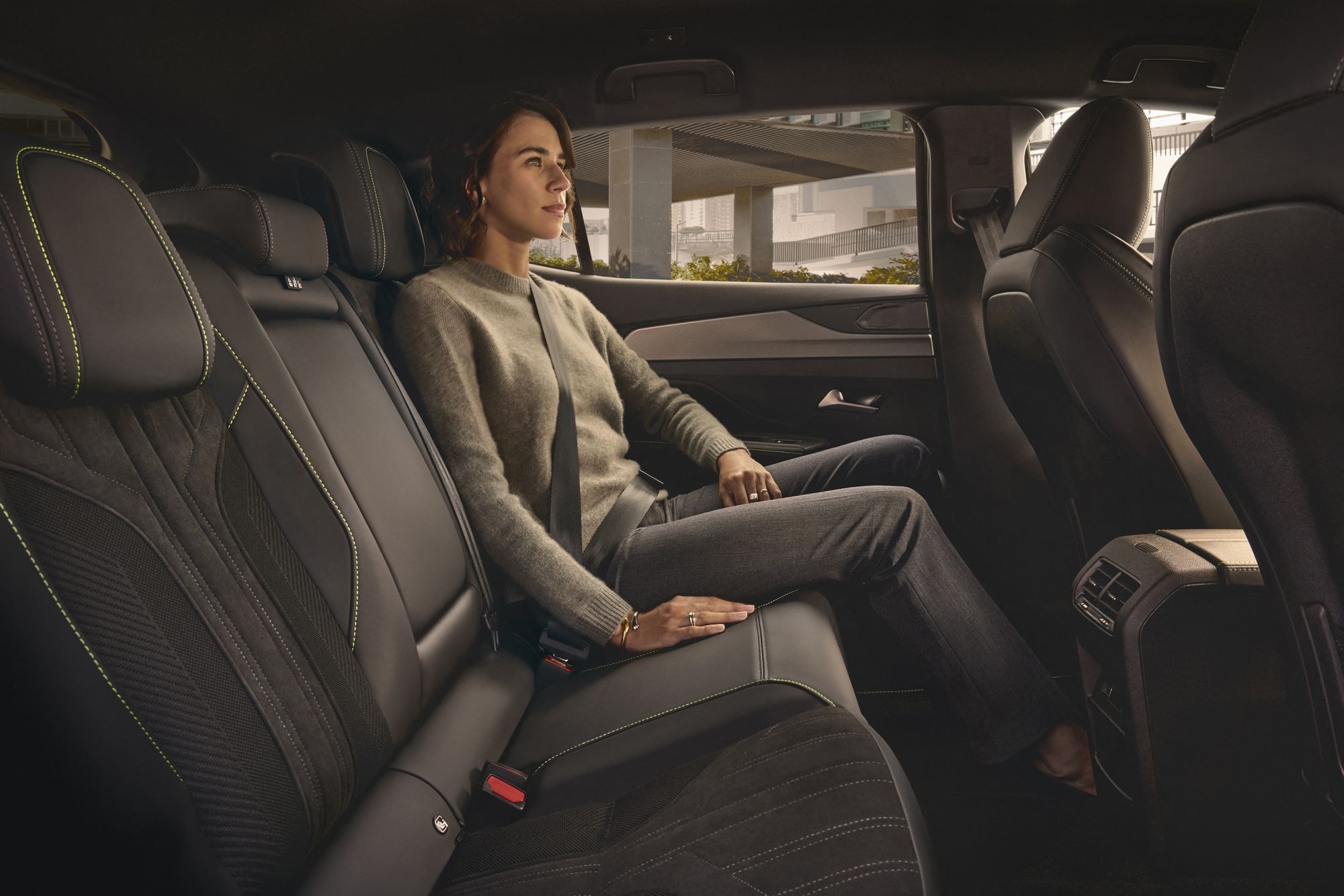 Peugeot 408 híbrido