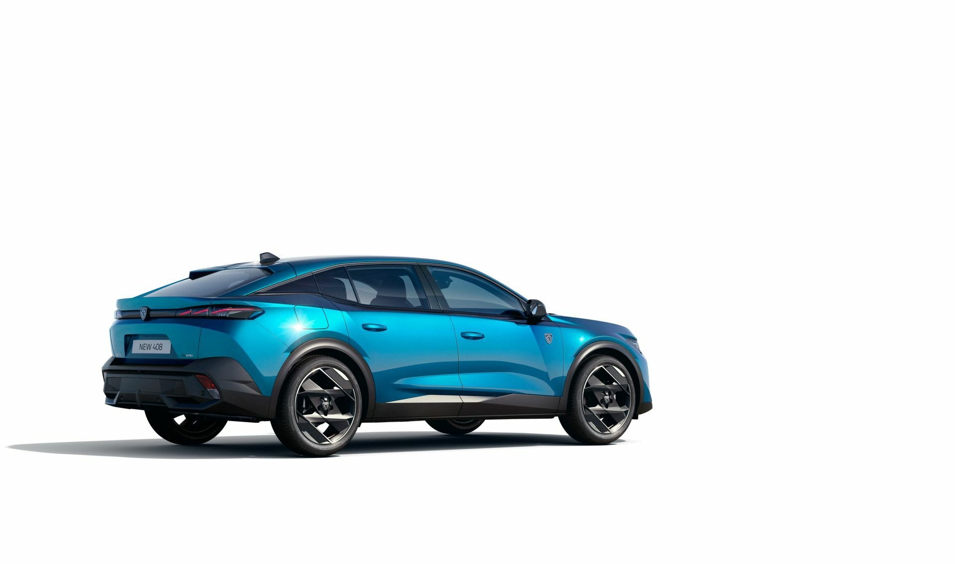 Visualización lateral del Peugeot 408 que muestra su perfil aerodinámico.