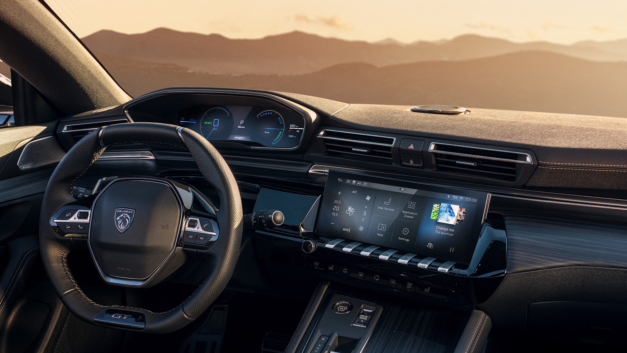 Panel de instrumentos digitales y pantalla táctil central del Peugeot 508 Híbrido.