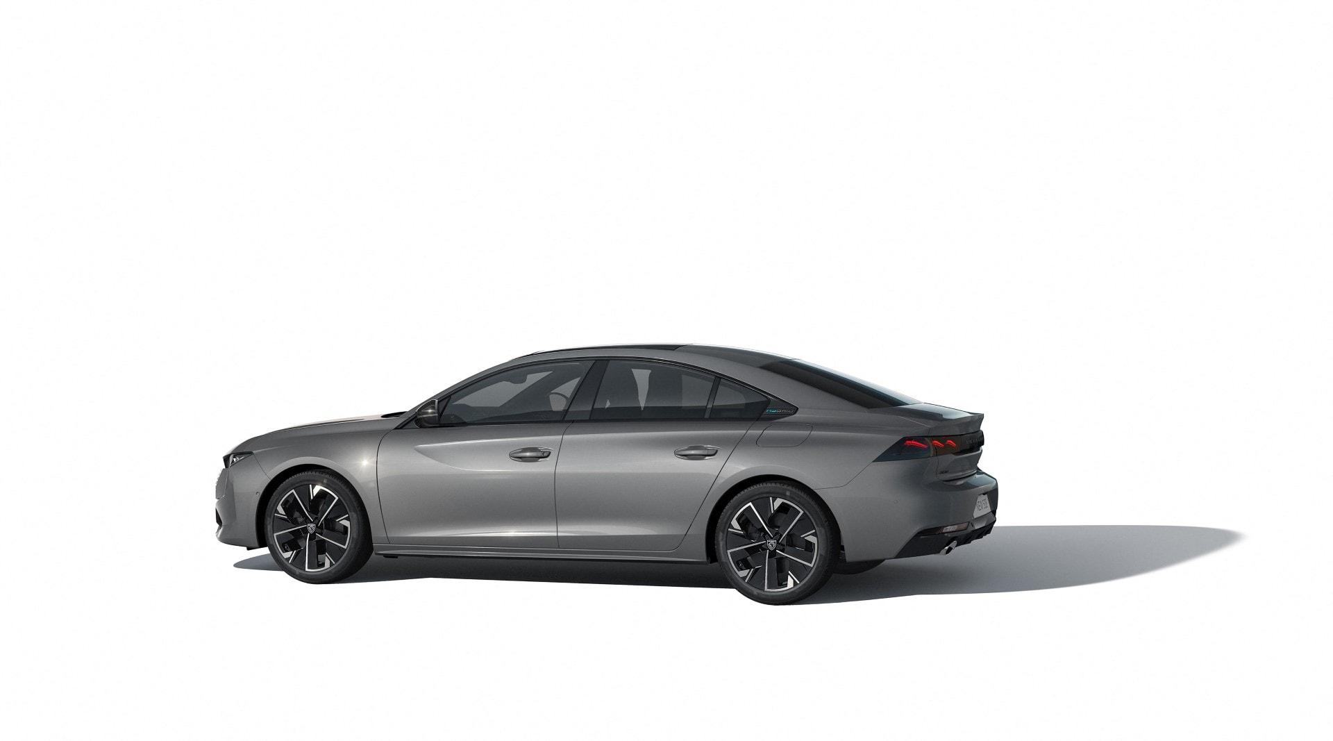 Silueta lateral del Peugeot 508 que resalta su perfil aerodinámico y elegante.