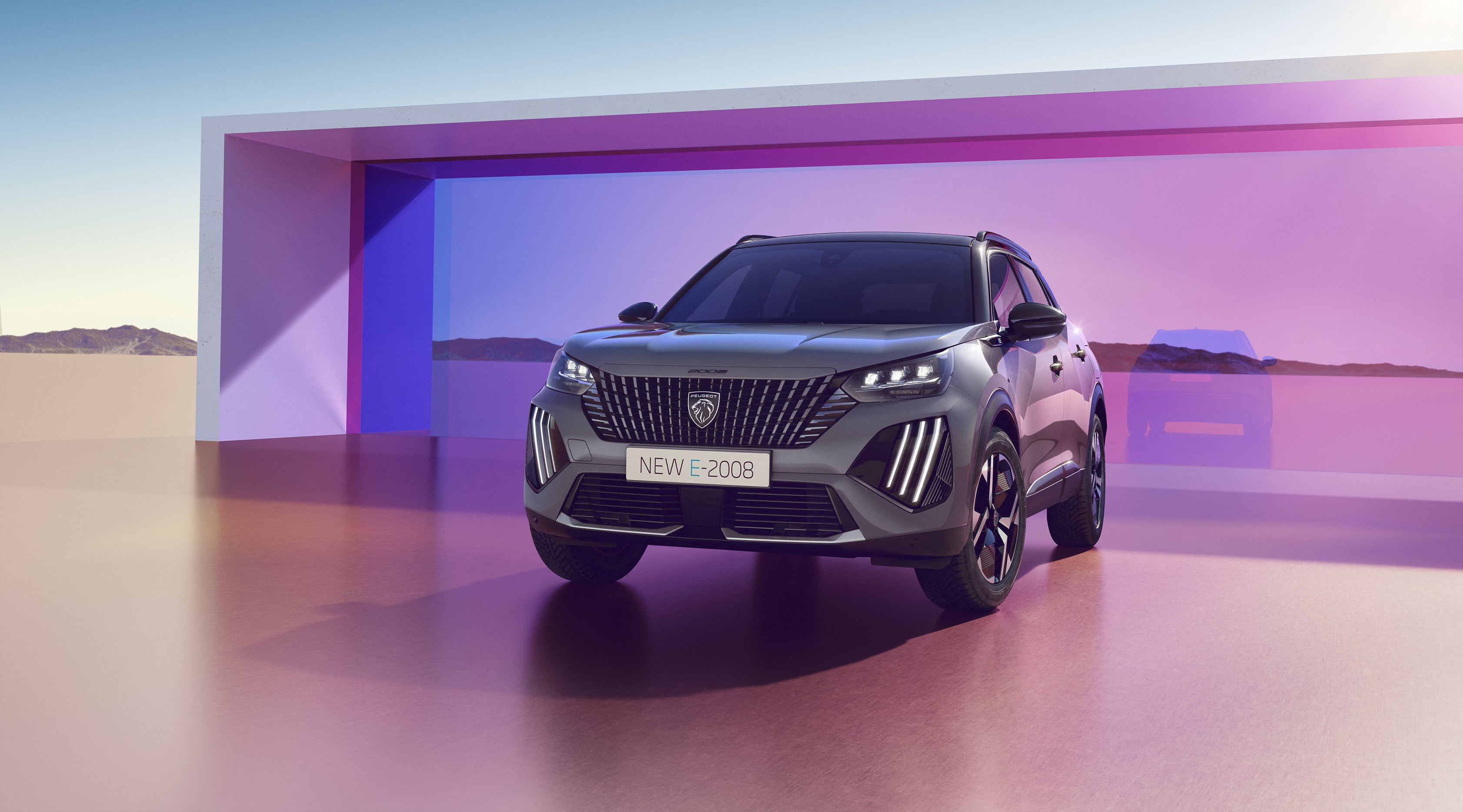 Vista frontal que muestra la robustez y diseño del Peugeot e-2008.