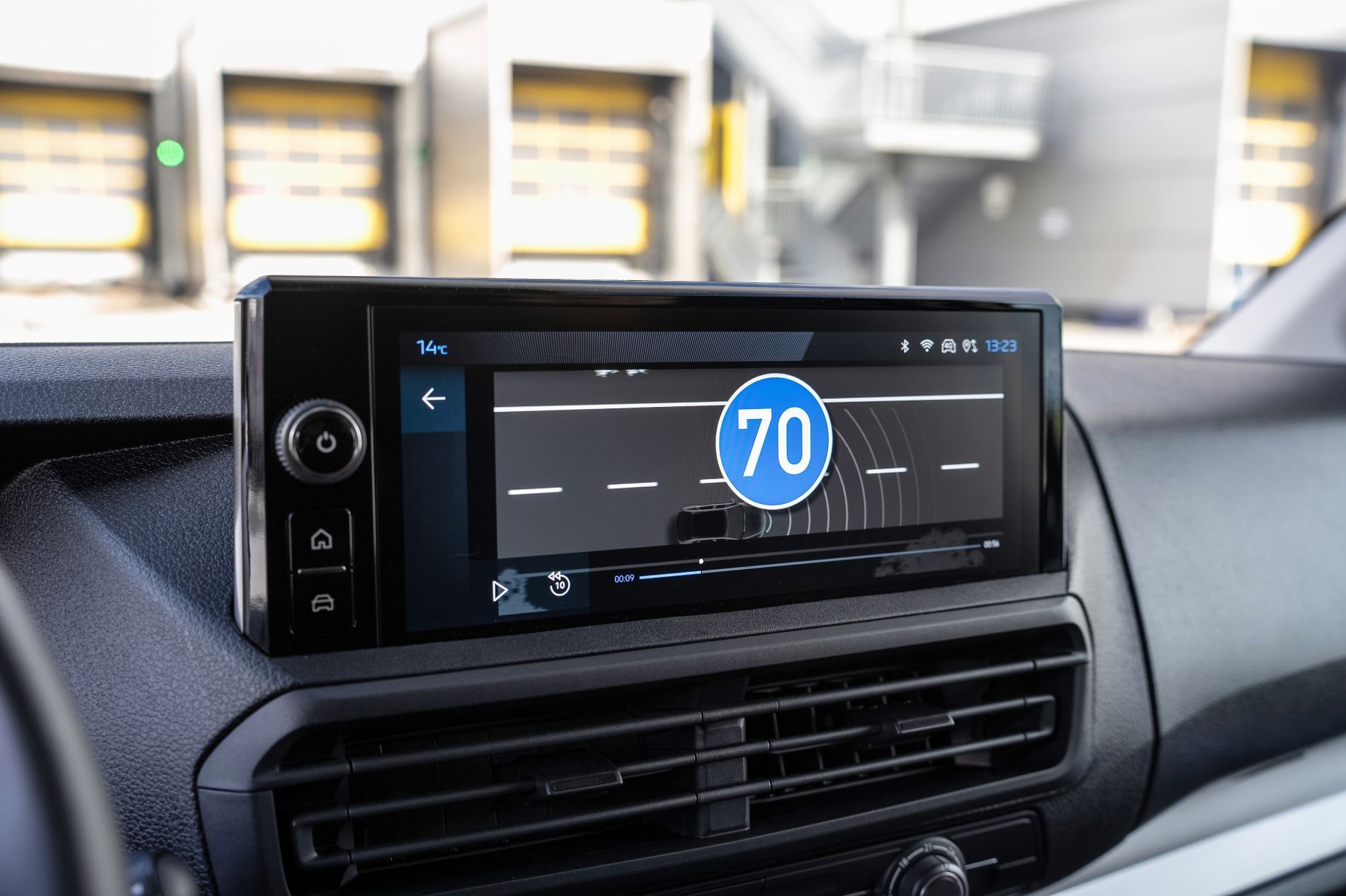 Pantalla del panel de control mostrando estadísticas de energía.