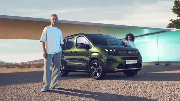 Dentro del Peugeot Rifter, la pantalla de infotainment brinda funcionalidad moderna. Dentro del Peugeot Rifter, la pantalla de infotainment brinda funcionalidad moderna.