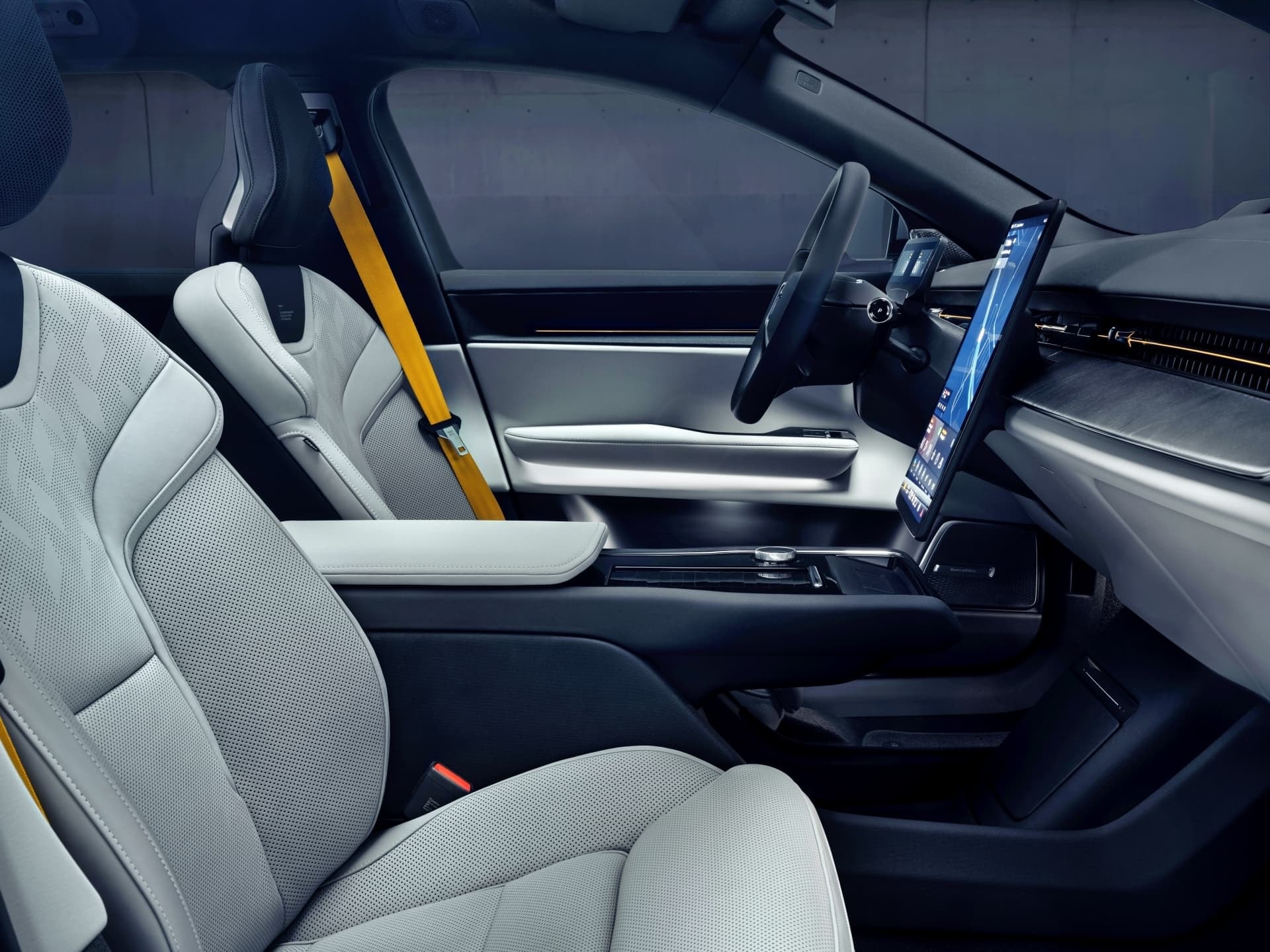 Vista completa del interior enfocando diseño y acabados.