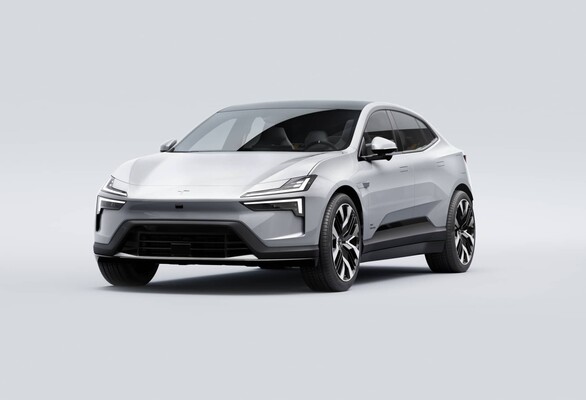 Vista lateral delantera que muestra líneas dinámicas y deportivas.