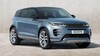 Vista angular del Range Rover Evoque, destacando su diseño robusto y elegante Vista angular del Range Rover Evoque, destacando su diseño robusto y elegante
