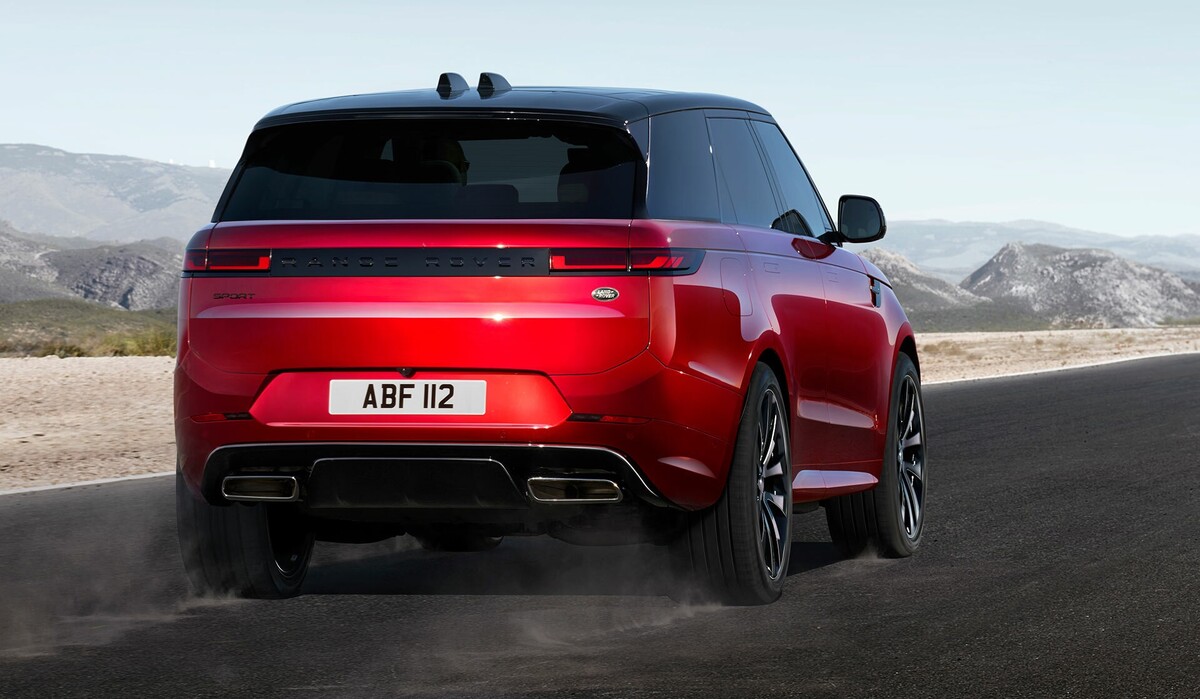 La trasera del Range Rover Sport destaca por su diseño moderno y deportivo. La trasera del Range Rover Sport destaca por su diseño moderno y deportivo.