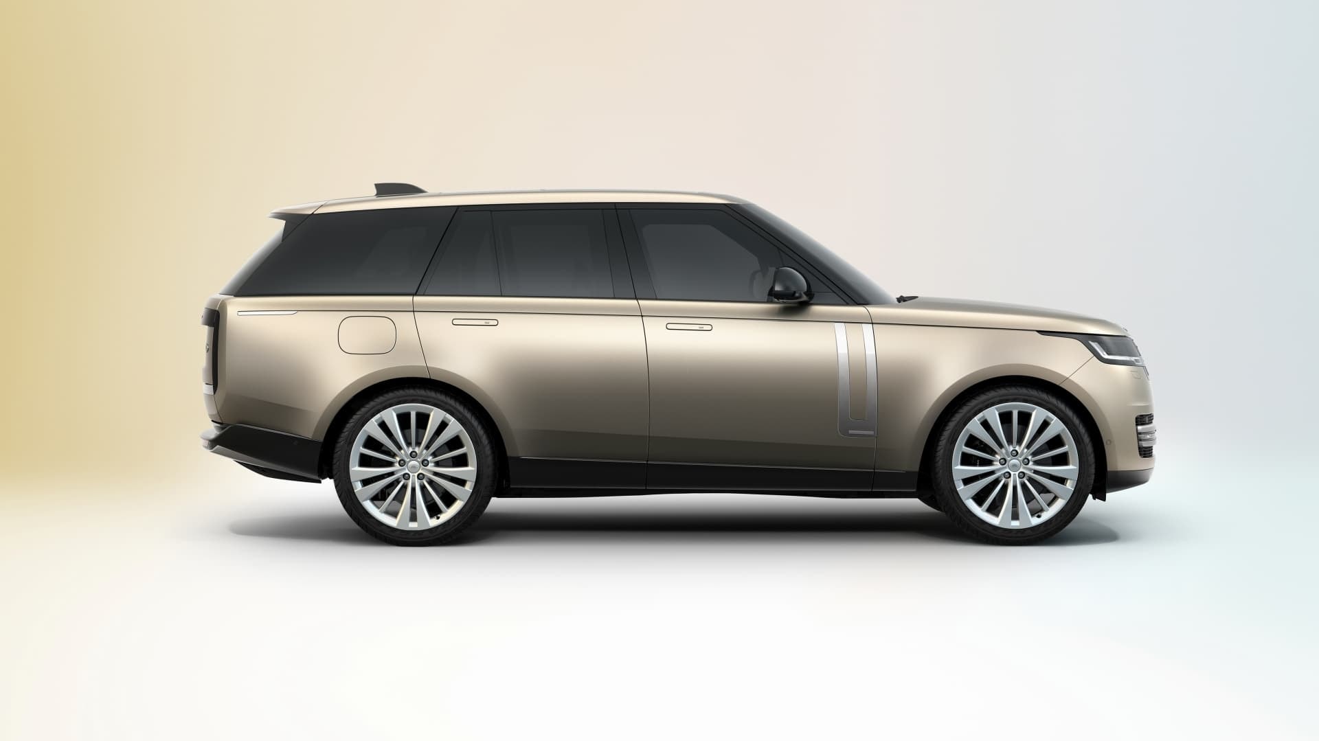 Perfil elegante del Range Rover enfatizando su diseño distinguido