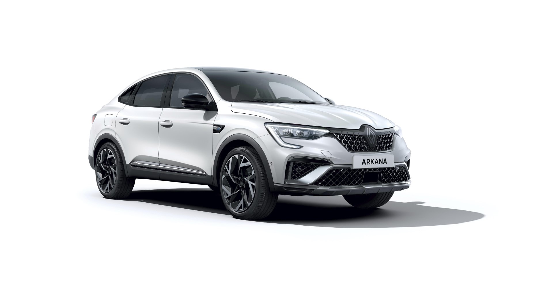 Perfil del Renault Arkana que resalta sus líneas dinámicas.
