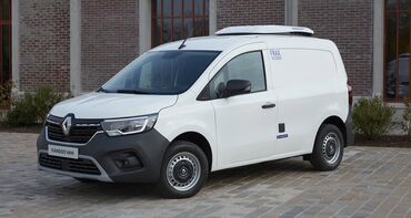 Vista angular delantera del Renault Kangoo Van en color blanco. Vista angular delantera del Renault Kangoo Van en color blanco.