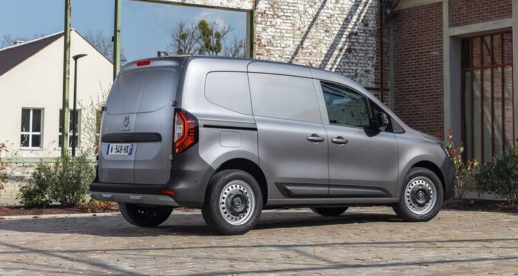 Perspectiva trasera y lateral del Kangoo Van mostrando el diseño de la carrocería. Perspectiva trasera y lateral del Kangoo Van mostrando el diseño de la carrocería.