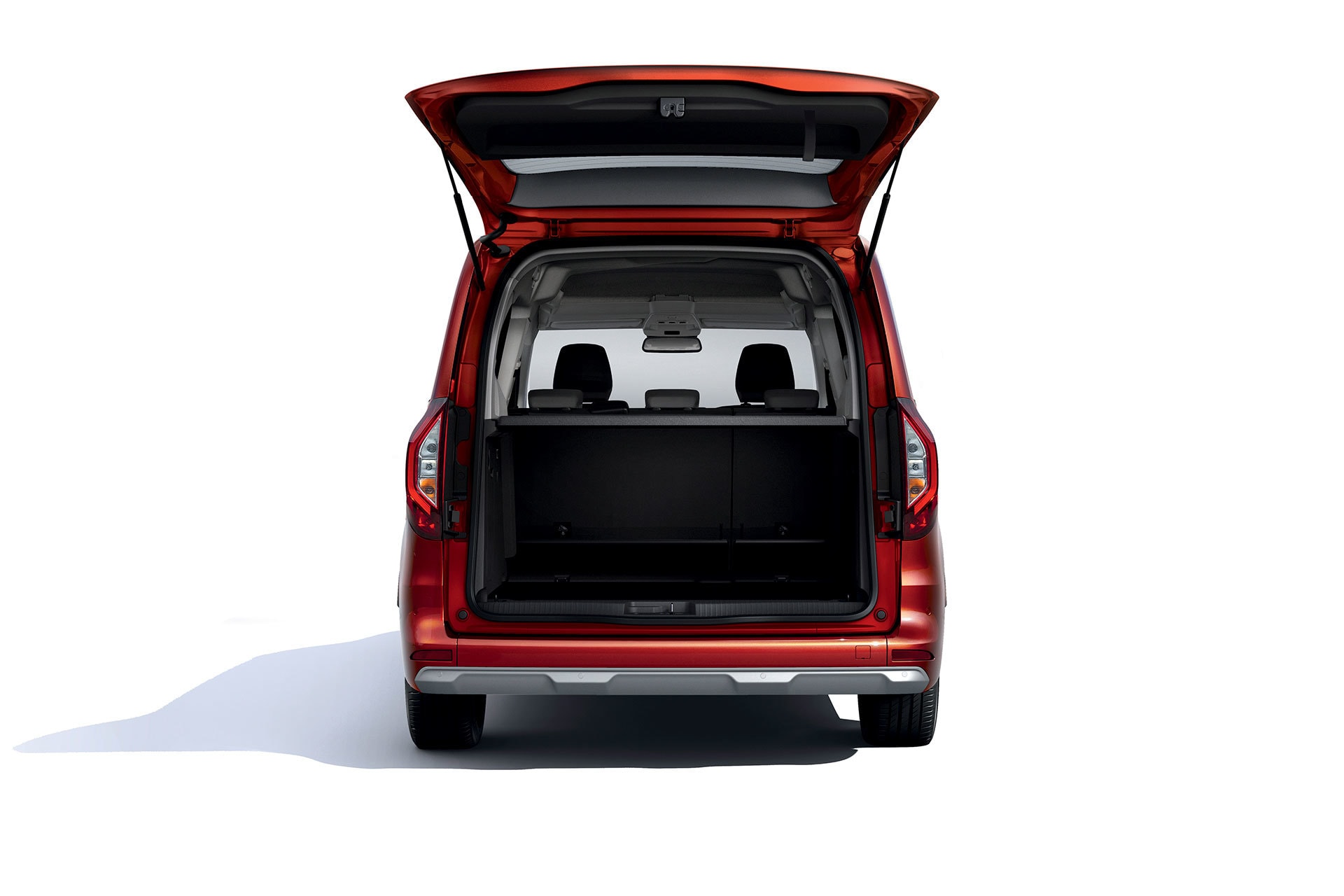 Espacioso maletero del Renault Kangoo Combi con la tapa abierta, ideal para carga.