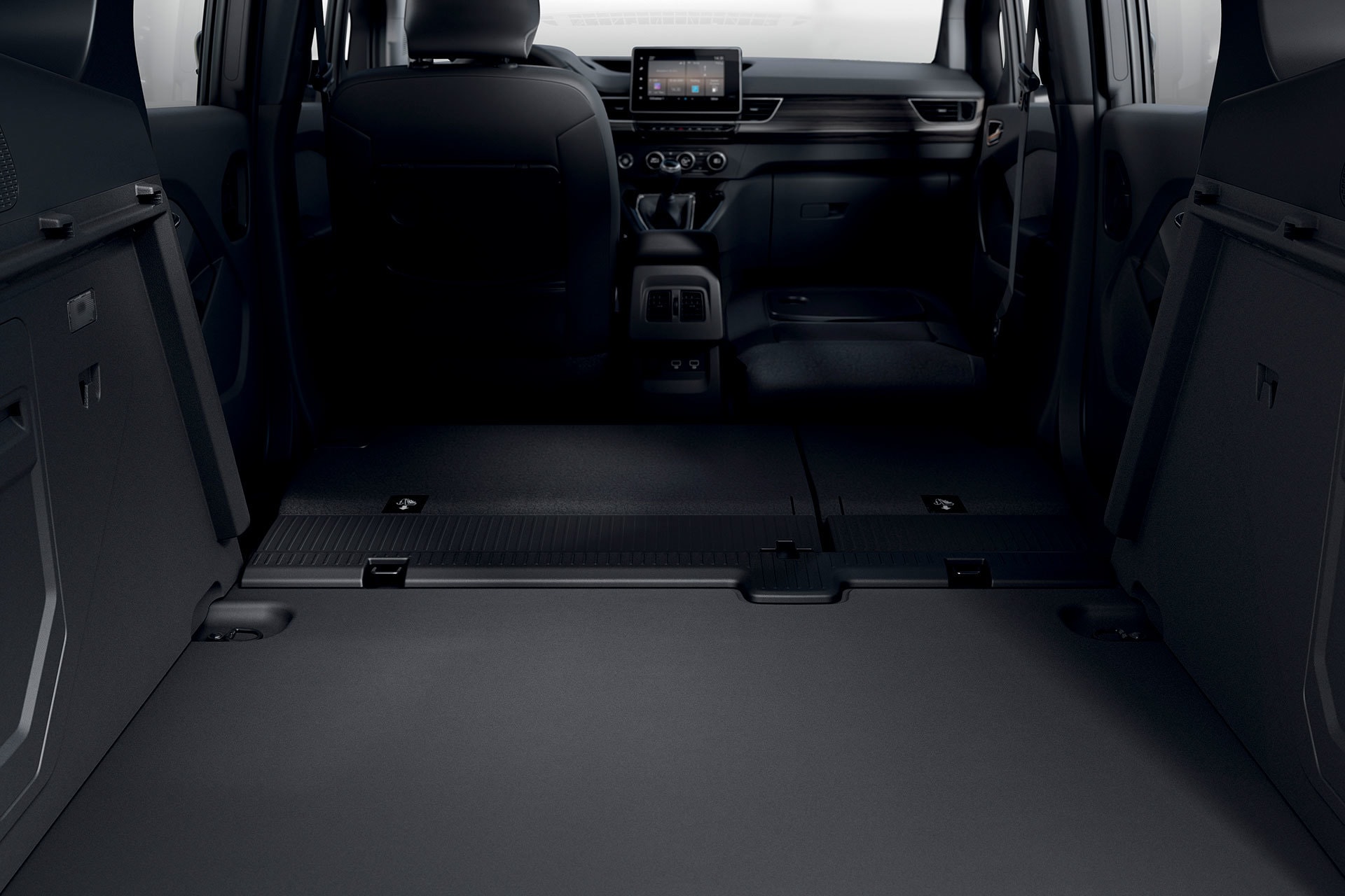 Amplio maletero del Kangoo Combi con asientos plegados.