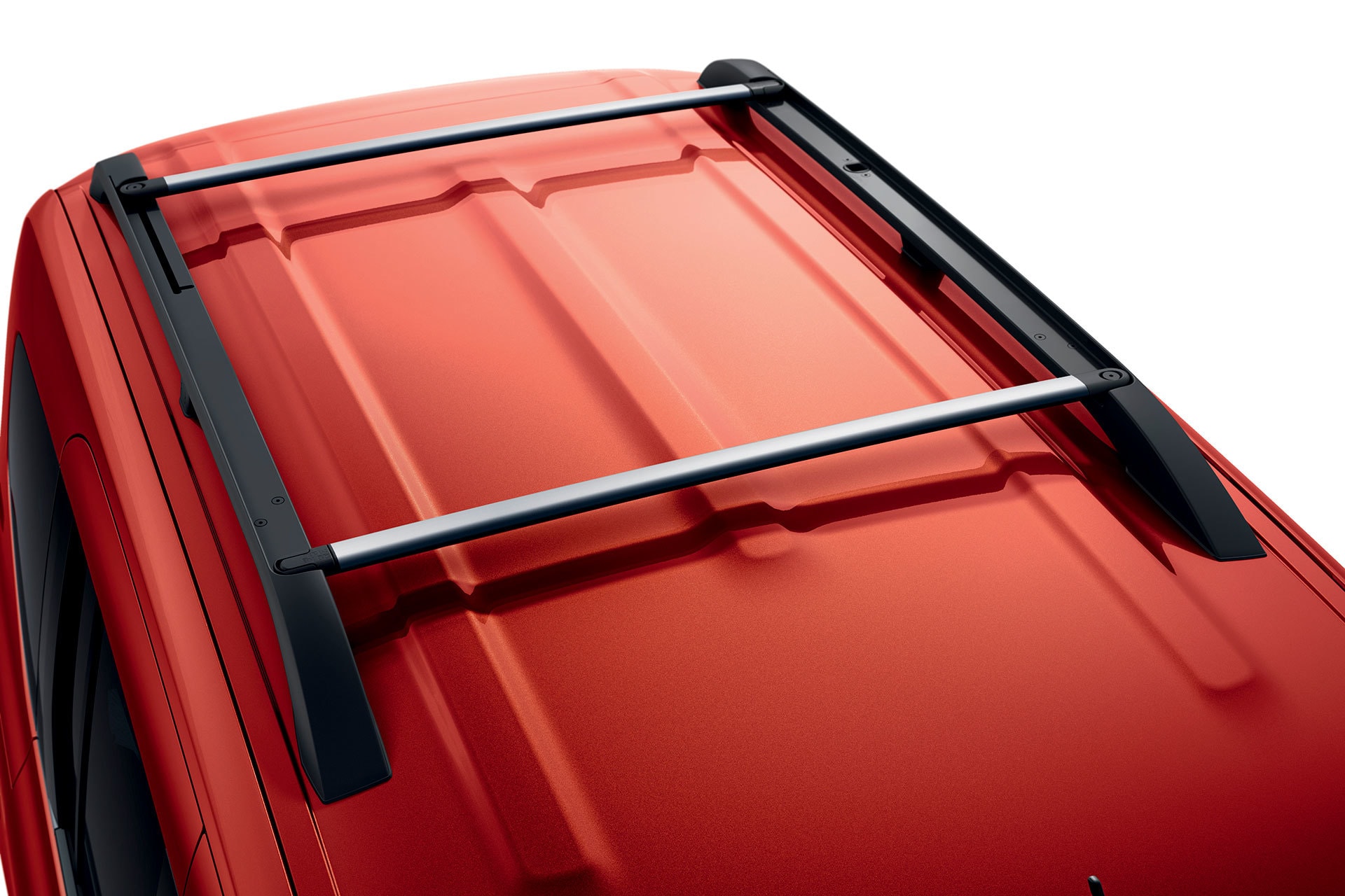 Detalle de barras de techo sobre Renault Kangoo Combi, útiles para transporte extra.