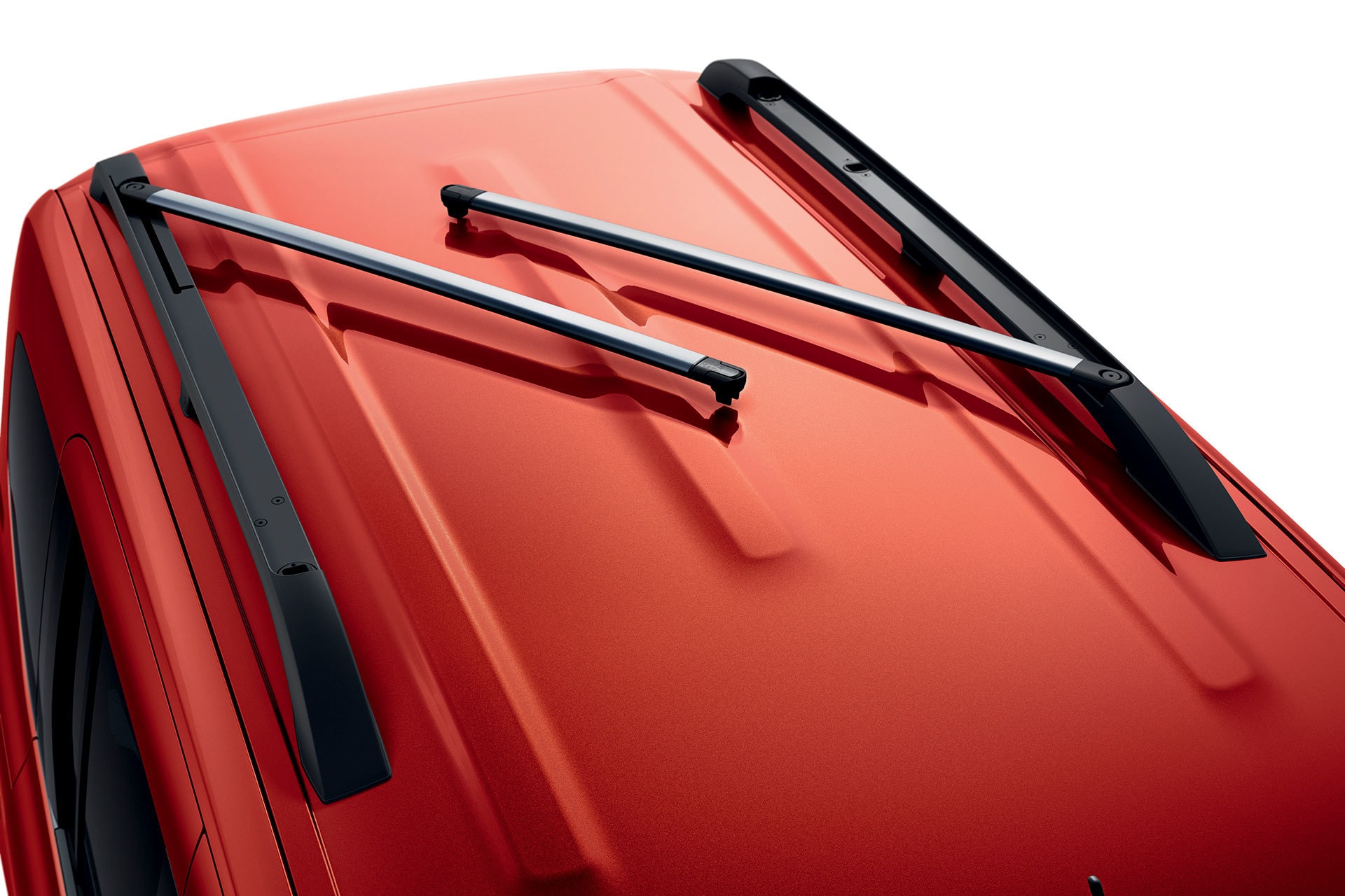 Cercano a las barras del techo del Renault Kangoo Combi, realzando su utilidad y diseño.