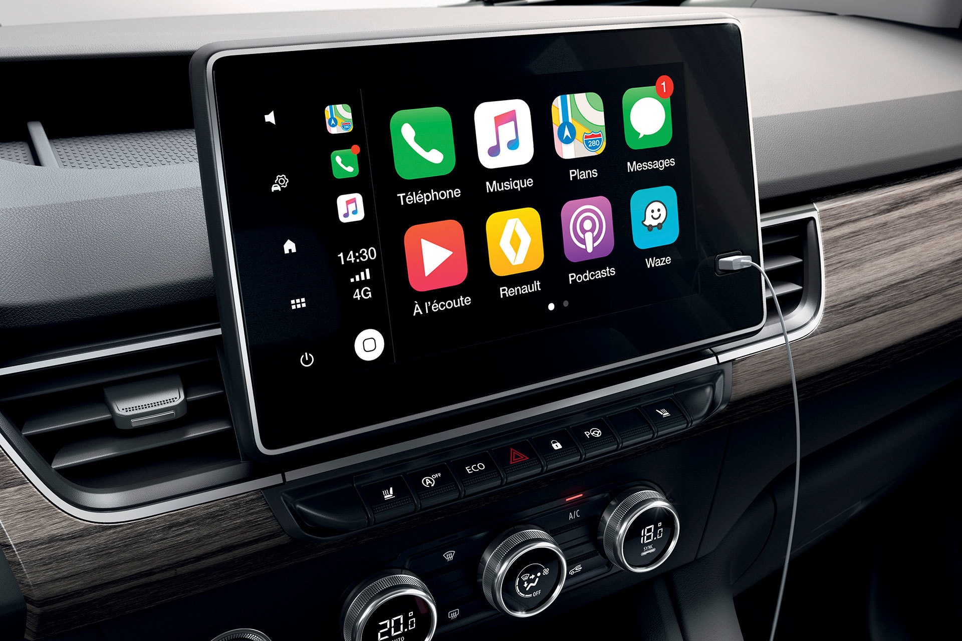 Vista del sistema multimedia con aplicaciones móviles integradas.