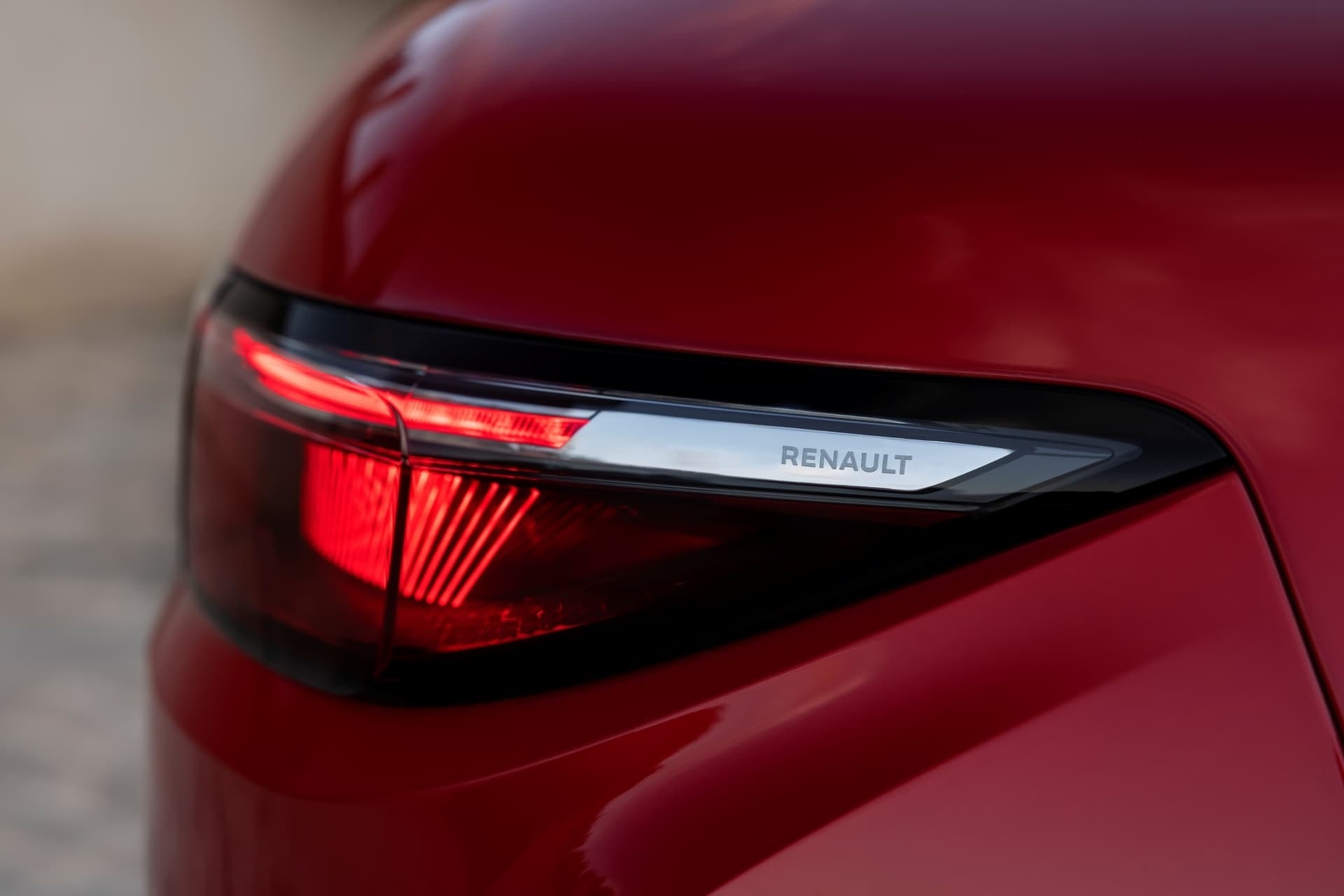 Vista cercana del faro trasero LED del Mégane E-Tech.