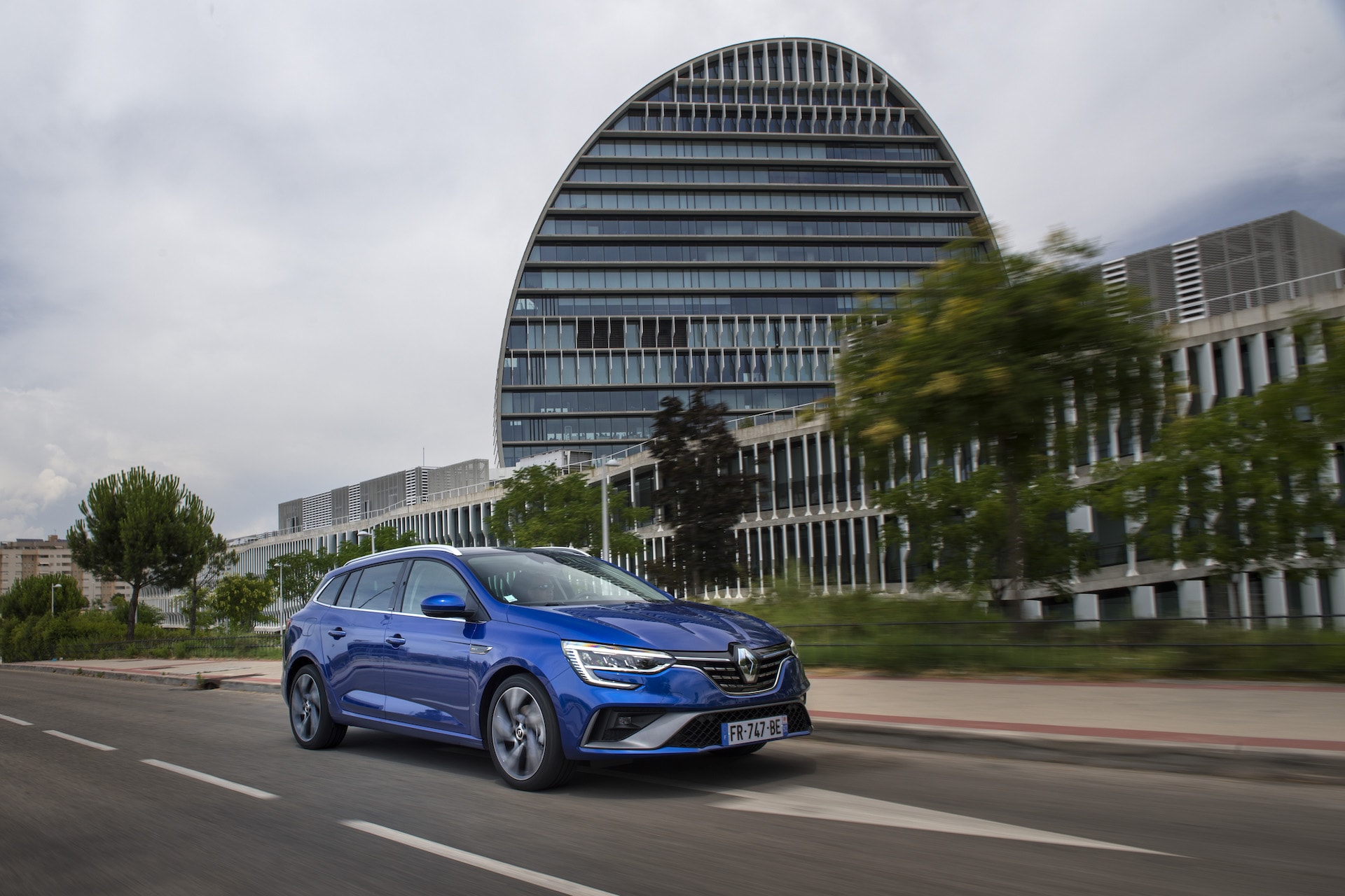 Imagen dinámica del frontal del Renault Mégane ST.