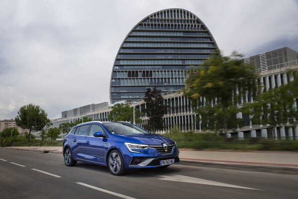 Imagen dinámica del frontal del Renault Mégane ST. Imagen dinámica del frontal del Renault Mégane ST.