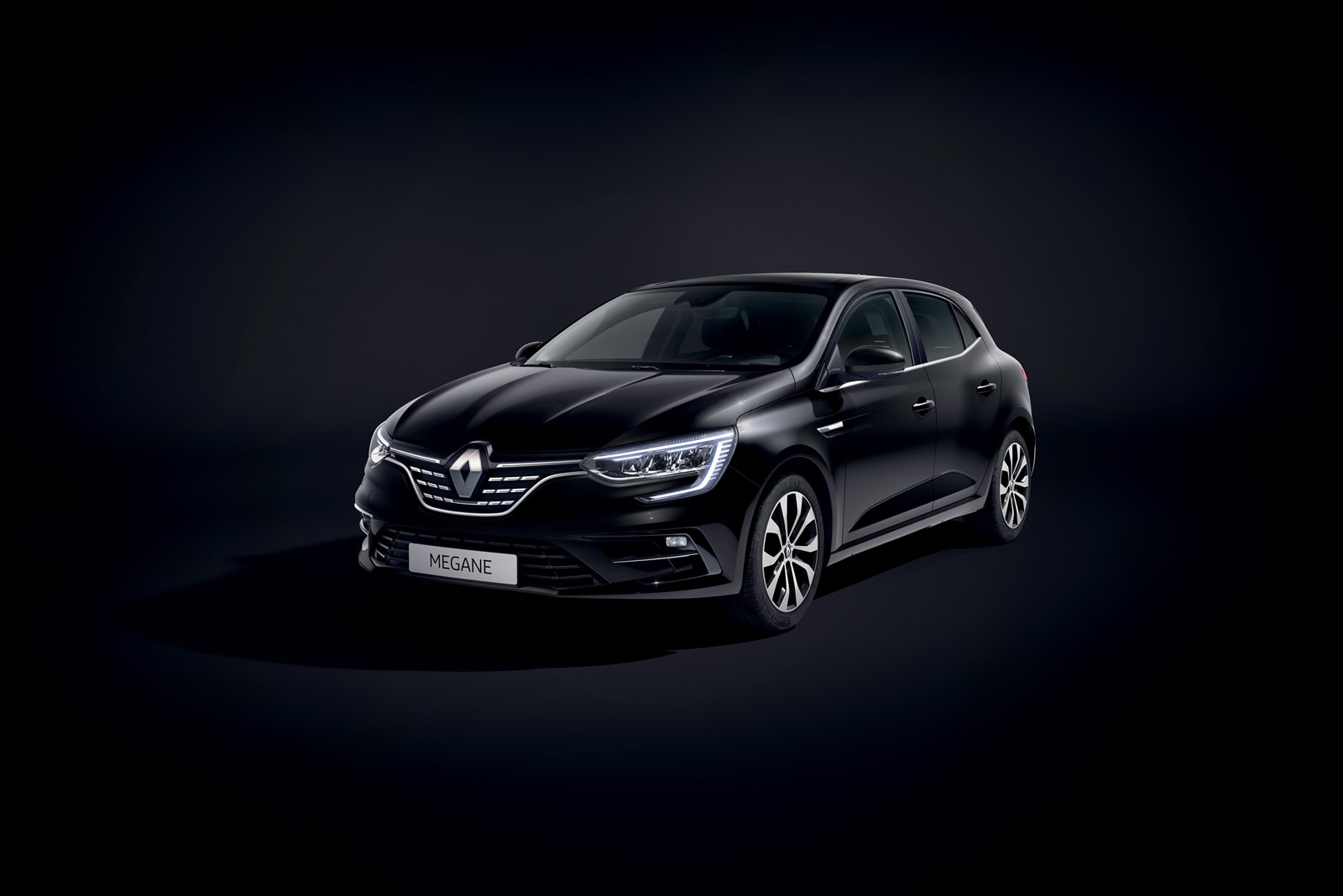 Una elegante versión en negro del Renault Mégane, con líneas deportivas
