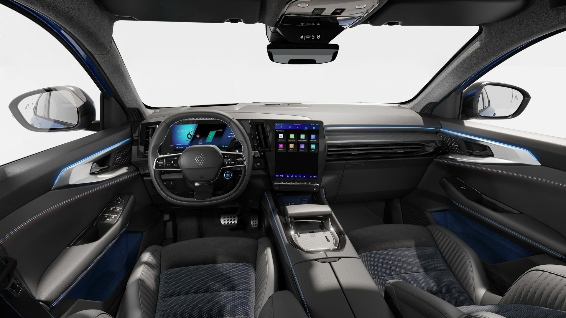 Vista de la cabina tecnológica del Renault Rafale con su pantalla central y volante multifuncional.