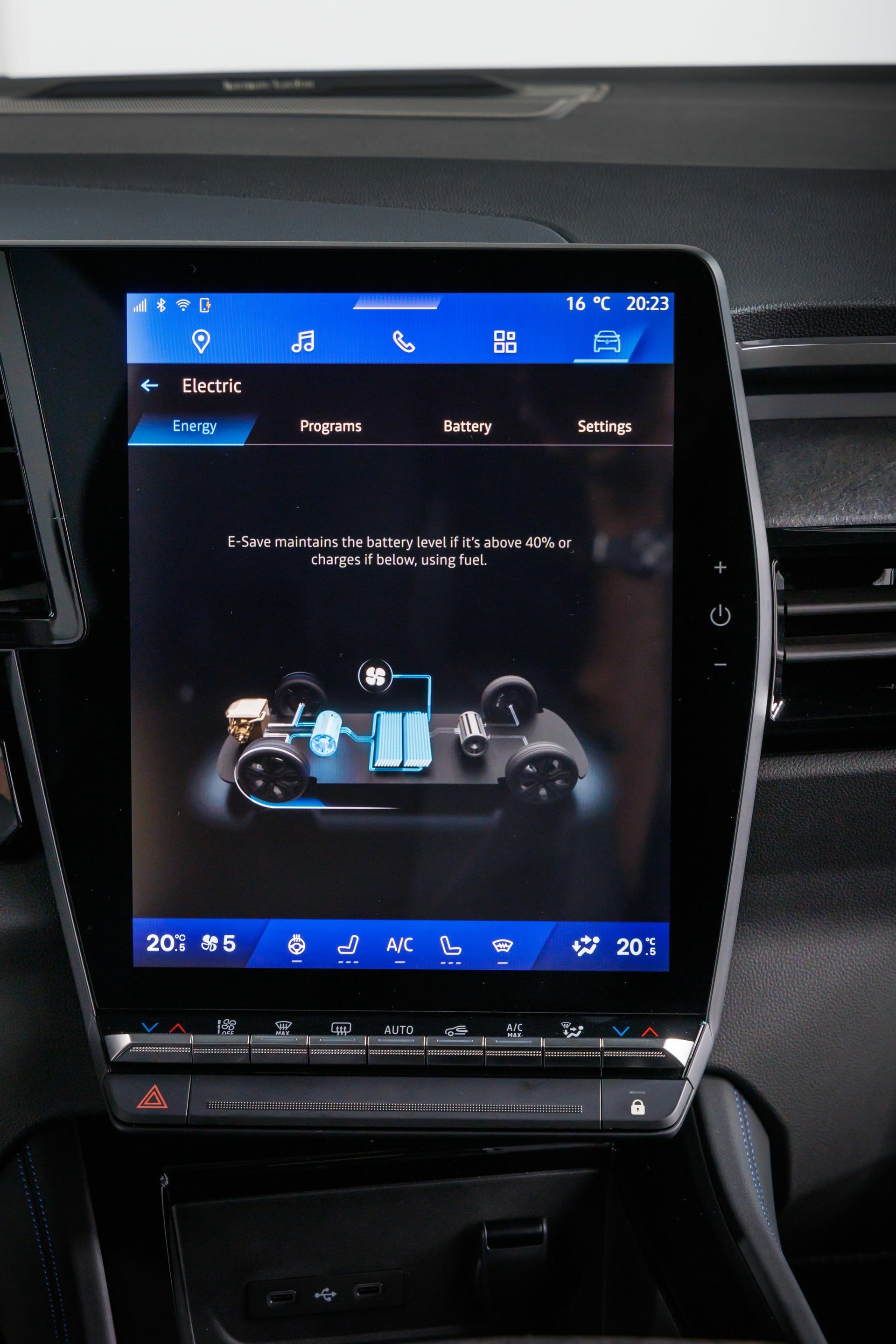 Pantalla de inicio del sistema multimedia del Renault Rafale.