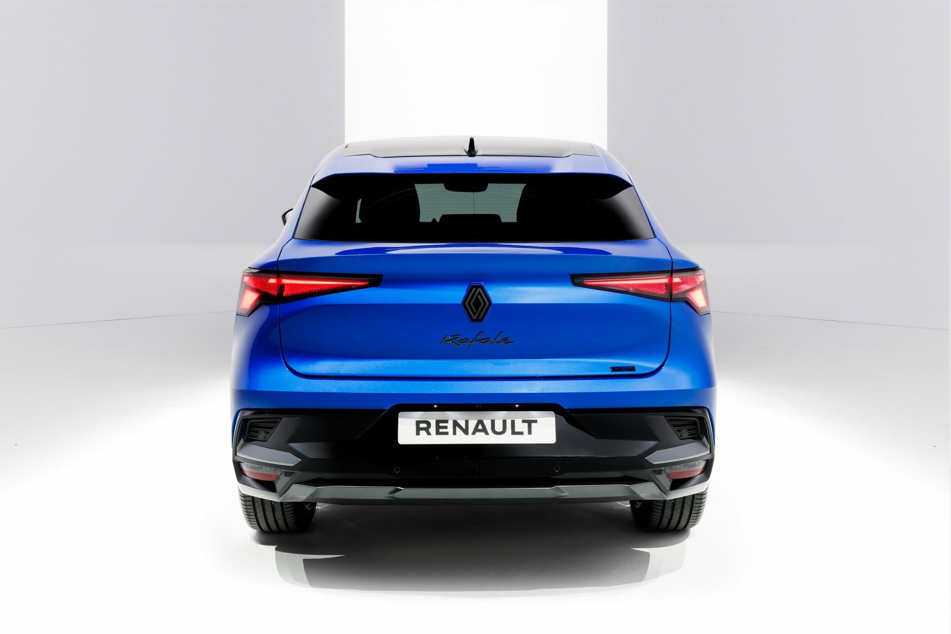 Visión trasera que destaca las innovaciones en iluminación de Renault.