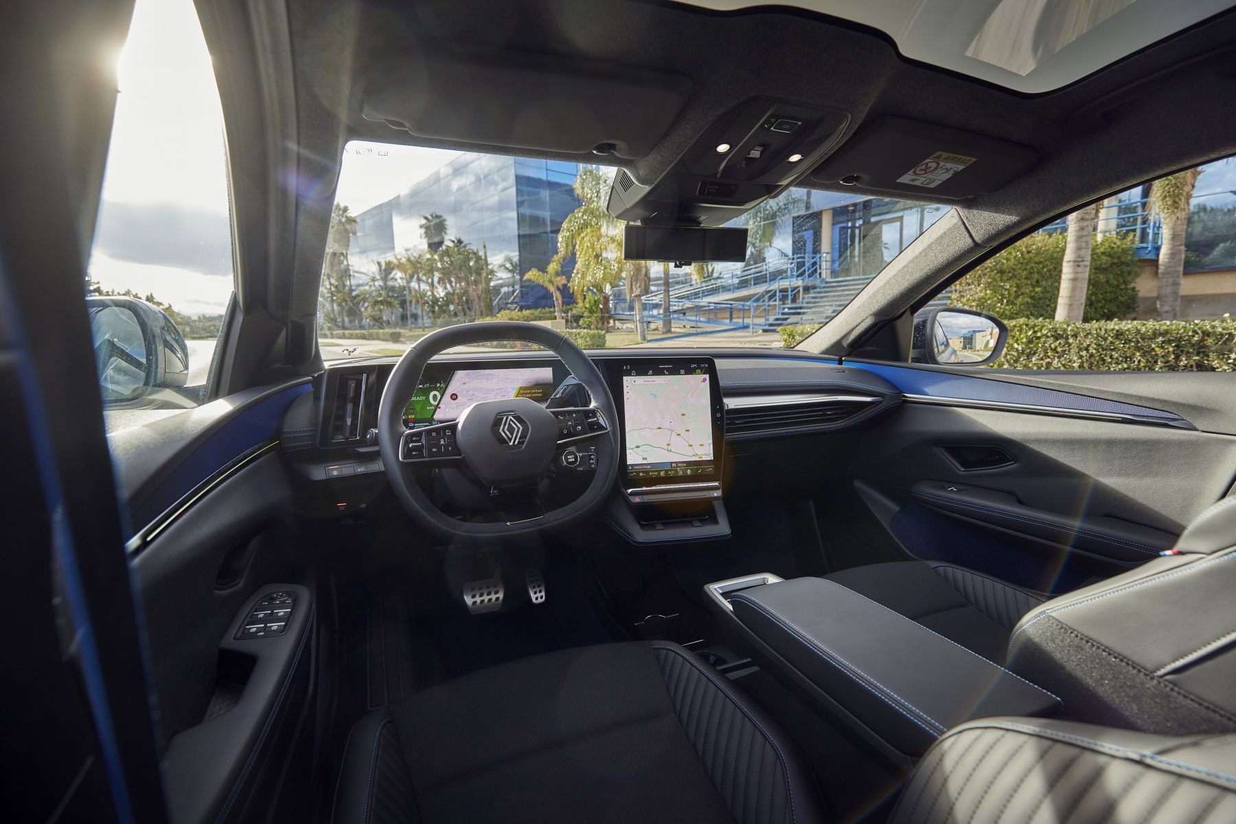 Espacio trasero del Renault Scenic, con asientos diseñados para comodidad