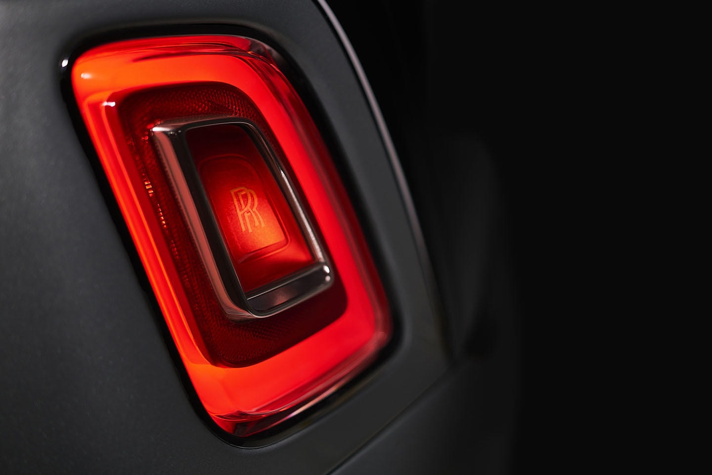 Detalle del volante y el tablero de instrumentos del Phantom.