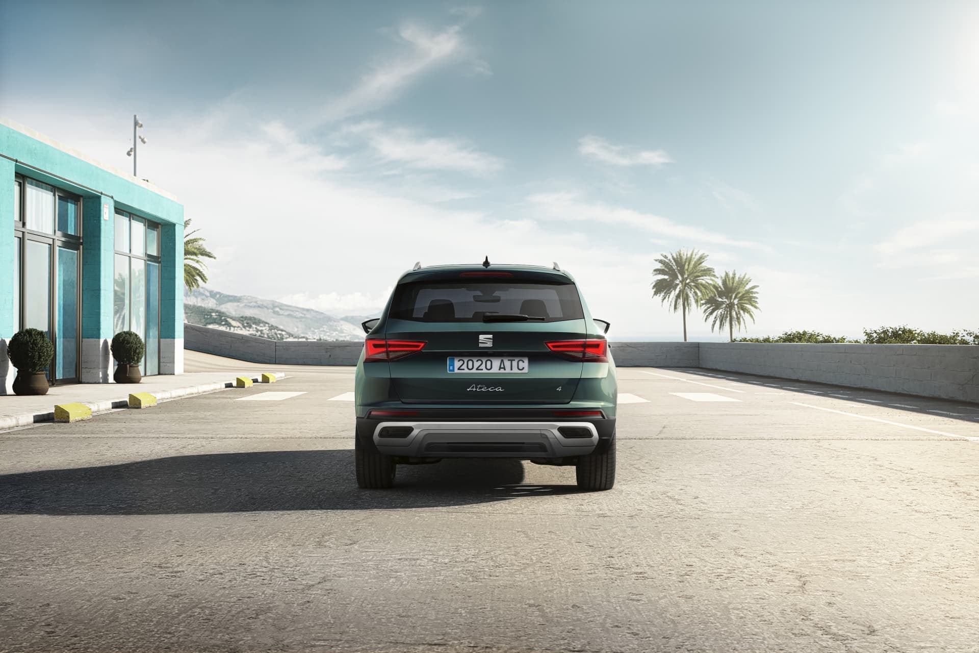 Vista trasera del SEAT Ateca destacando su diseño moderno y robusto.