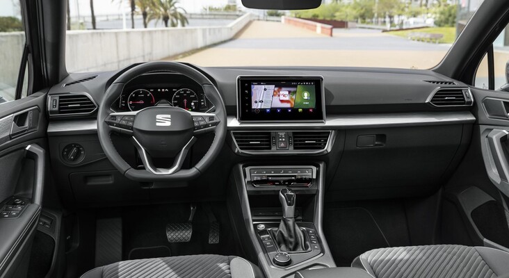 Vista del panel de instrumentos desde el asiento del conductor. Vista del panel de instrumentos desde el asiento del conductor.