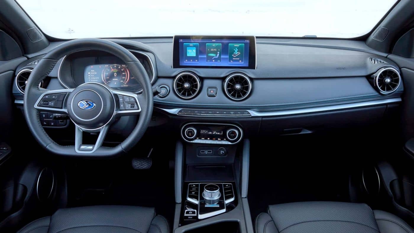 Tablero digital del Seres 3 con información clara y legible.