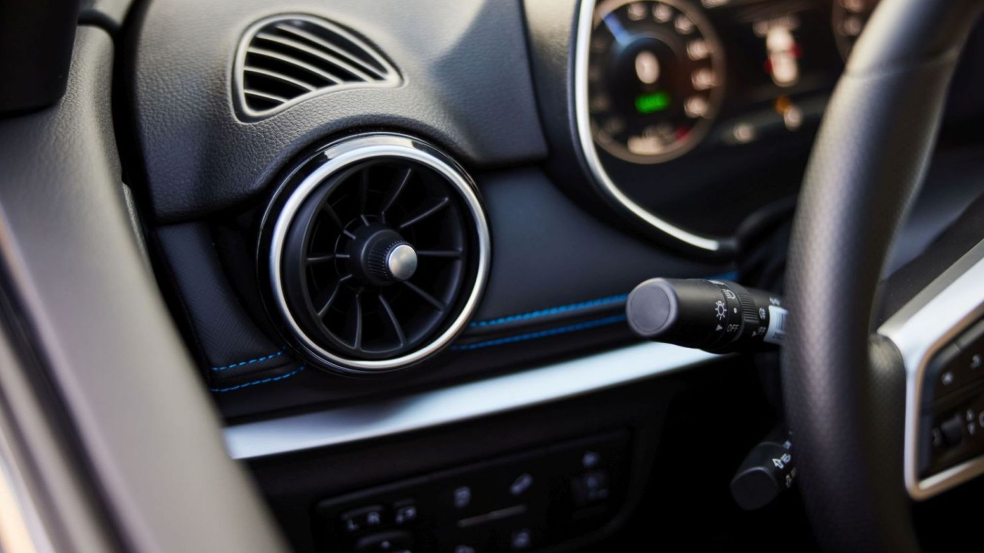 Detalles del interior del Seres 3, combina tecnología y confort.