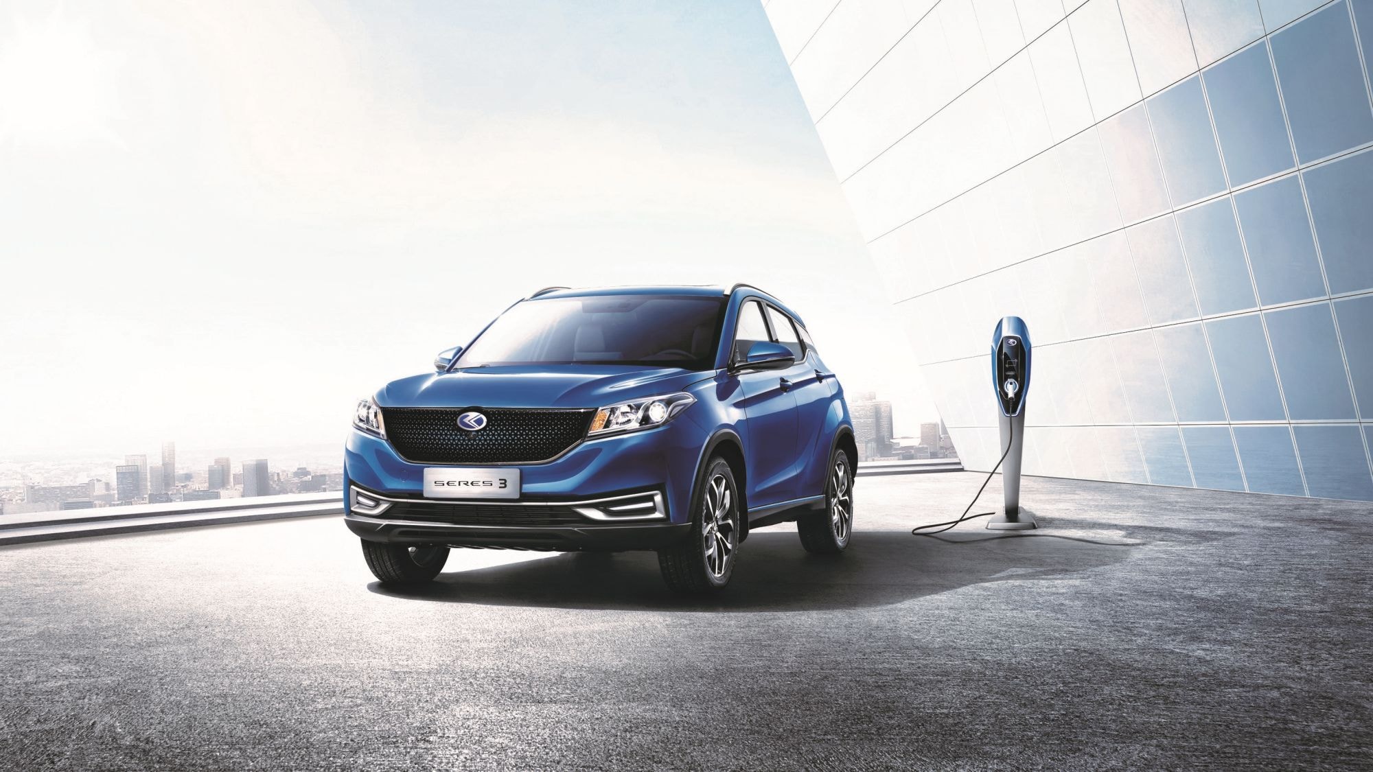 Perspectiva trasera del Seres 3 con un diseño atractivo.