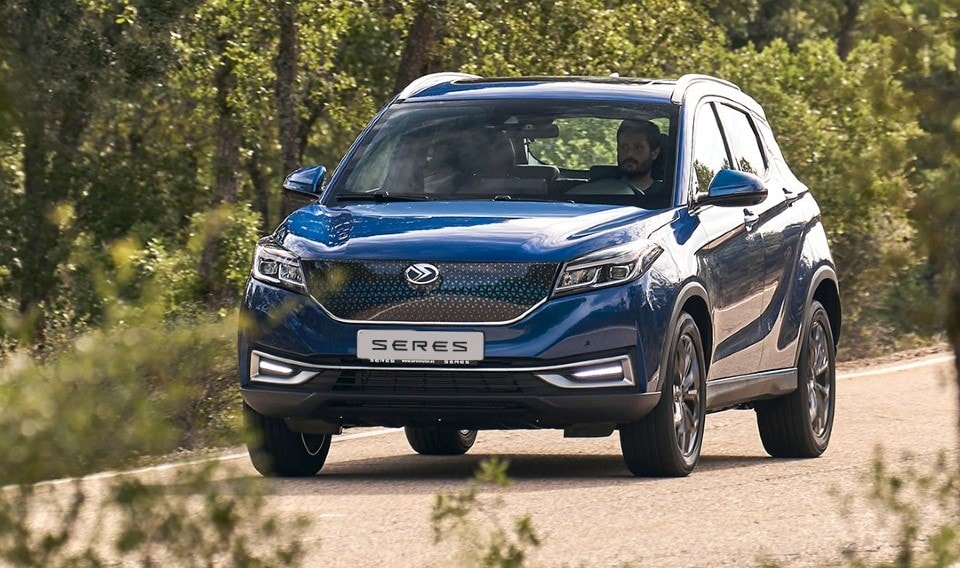 Panel de instrumentos del Seres 3, mostrando modernidad y tecnología.