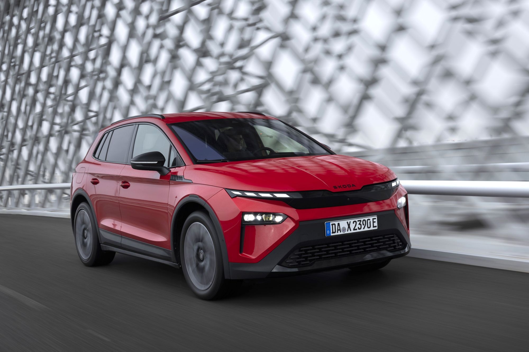 El Skoda Elroq destaca por su diseño audaz y moderno, ideal para todos.