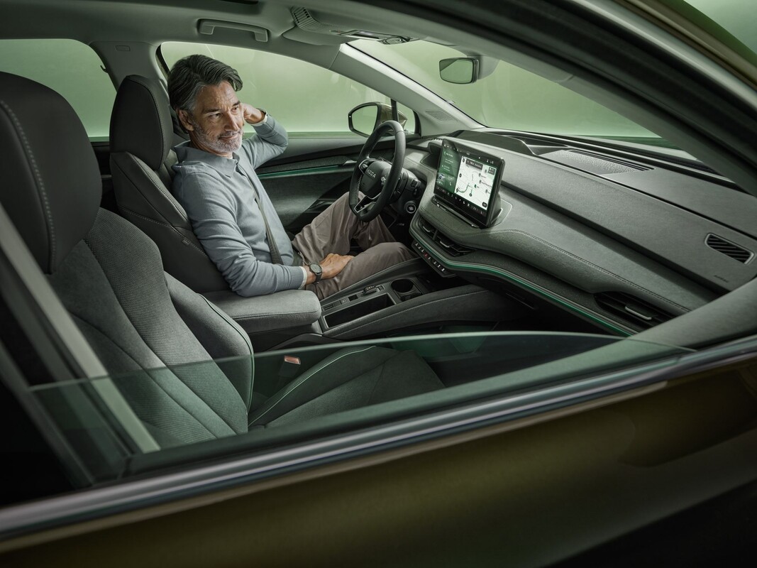 Estilo interior con acabados en gris y un diseño moderno. Estilo interior con acabados en gris y un diseño moderno.