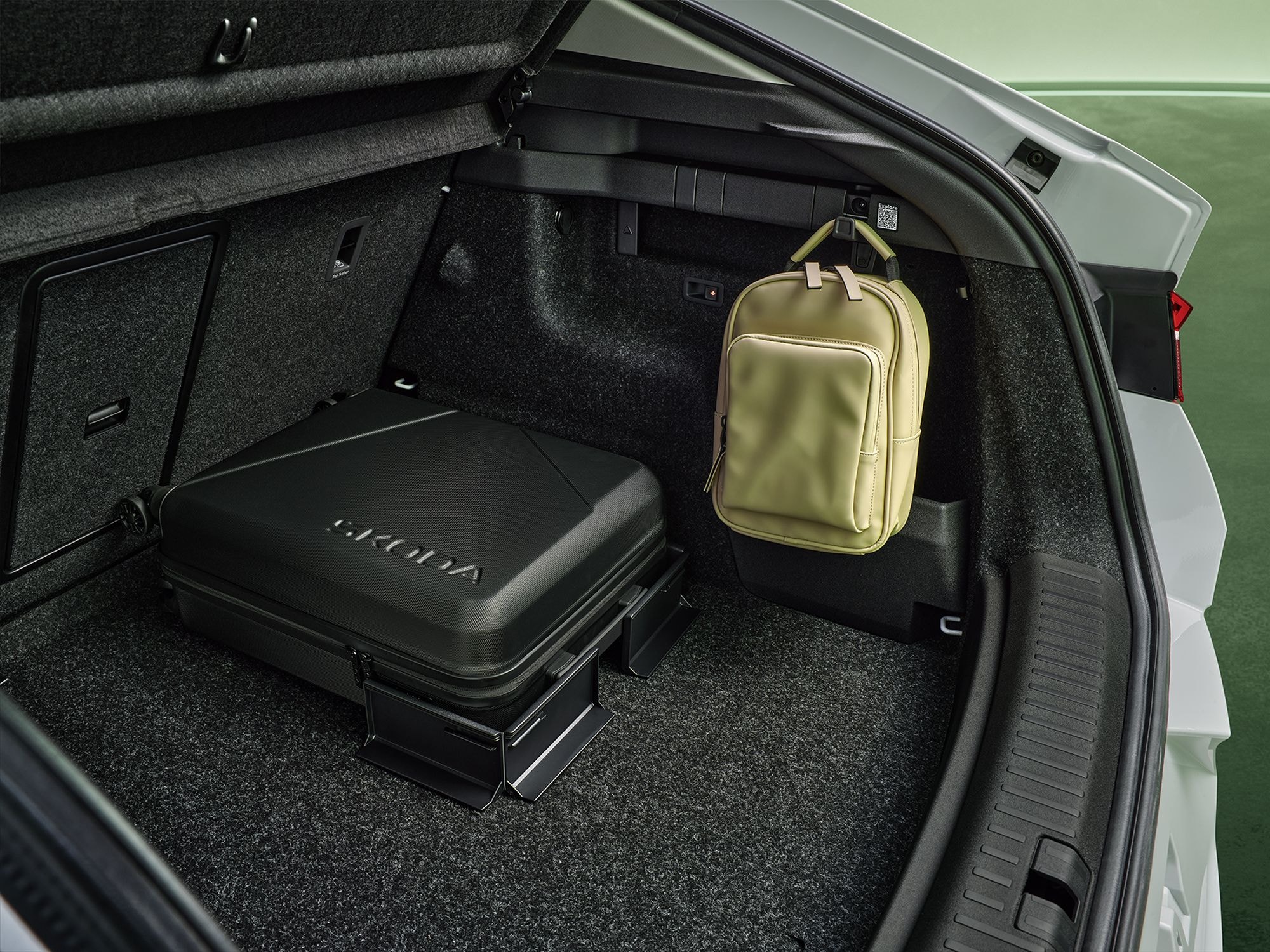 Espacio del maletero del Skoda Enyaq iV, ideal para viajes con equipaje.
