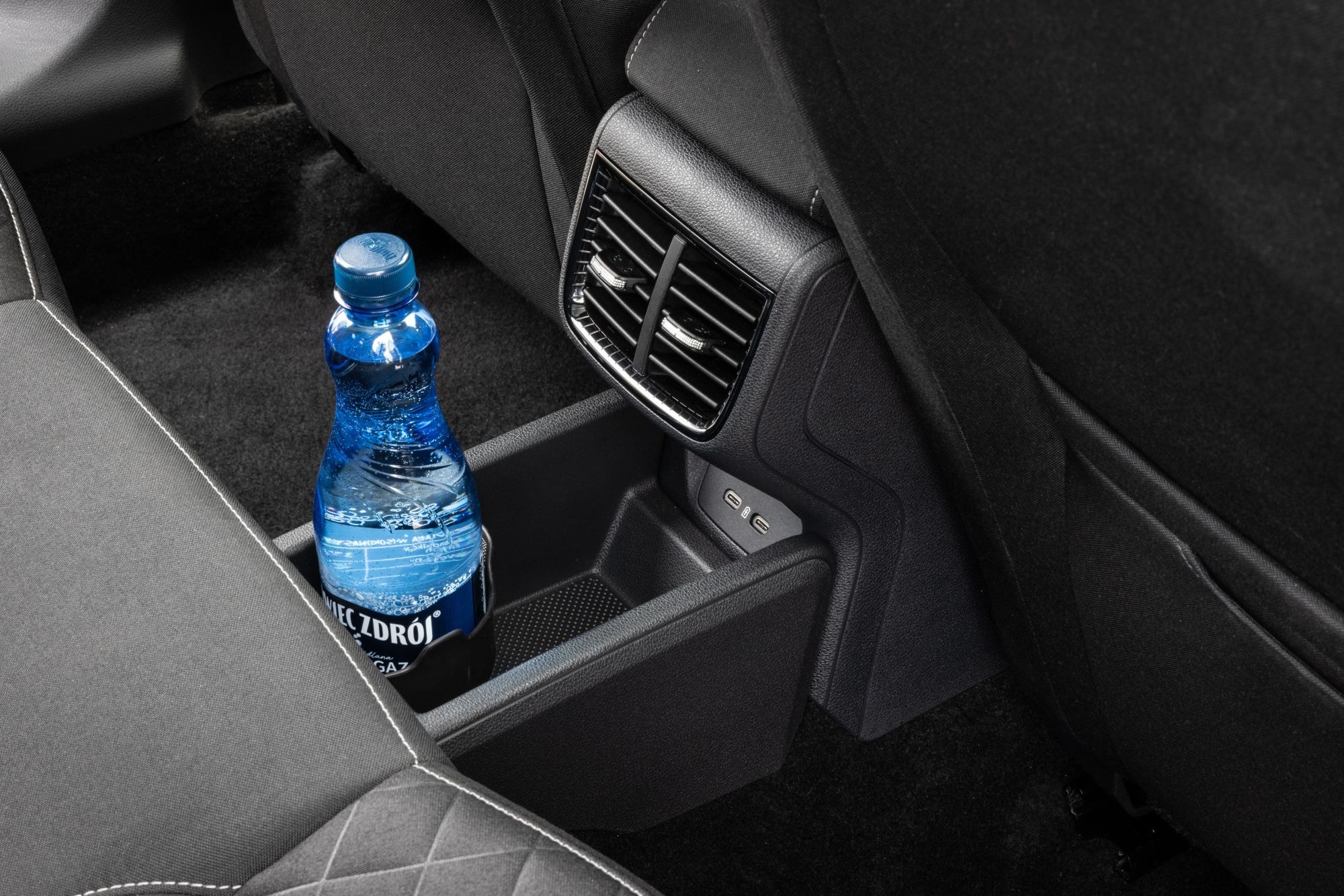 Vista del panel de instrumentos del Skoda Fabia, destaca por su modernidad y claridad.