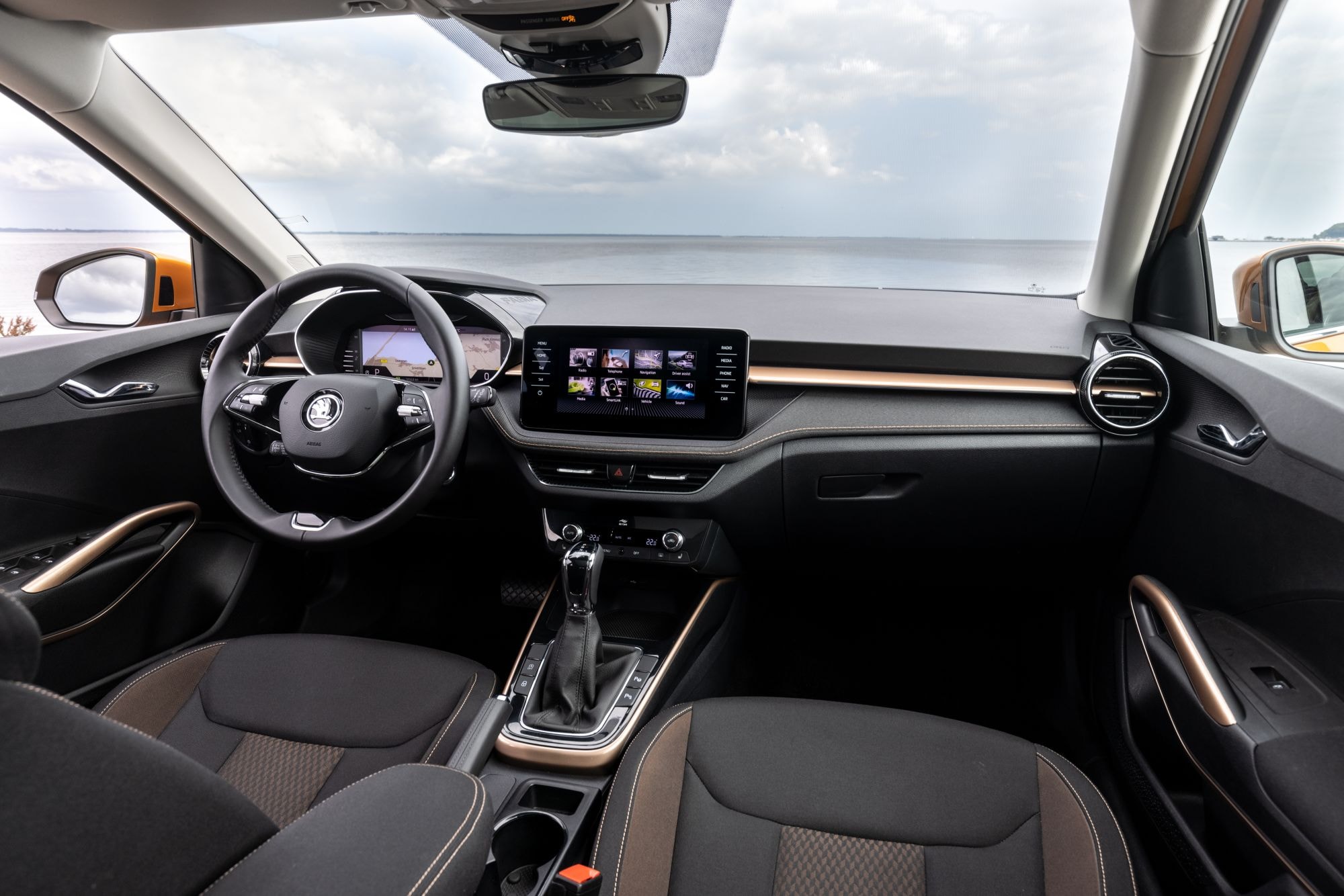 Palanca de cambios del Skoda Fabia, diseño ergonómico y moderno.