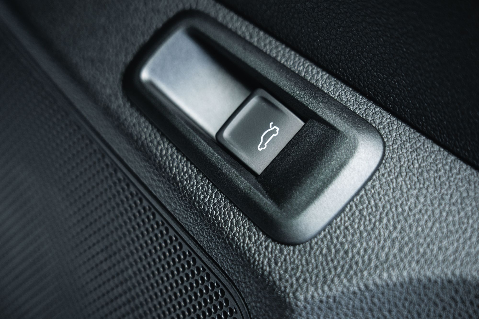 Controles de conducción intuitivos en la consola del Skoda Kamiq.