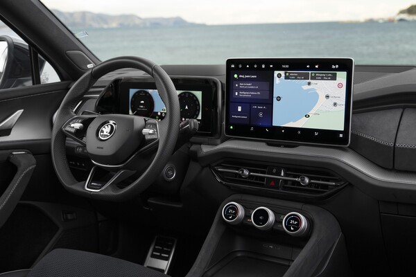 Cabina tecnológica y espaciosa del Skoda Kodiaq híbrido, con un enfoque en la conectividad. Cabina tecnológica y espaciosa del Skoda Kodiaq híbrido, con un enfoque en la conectividad.