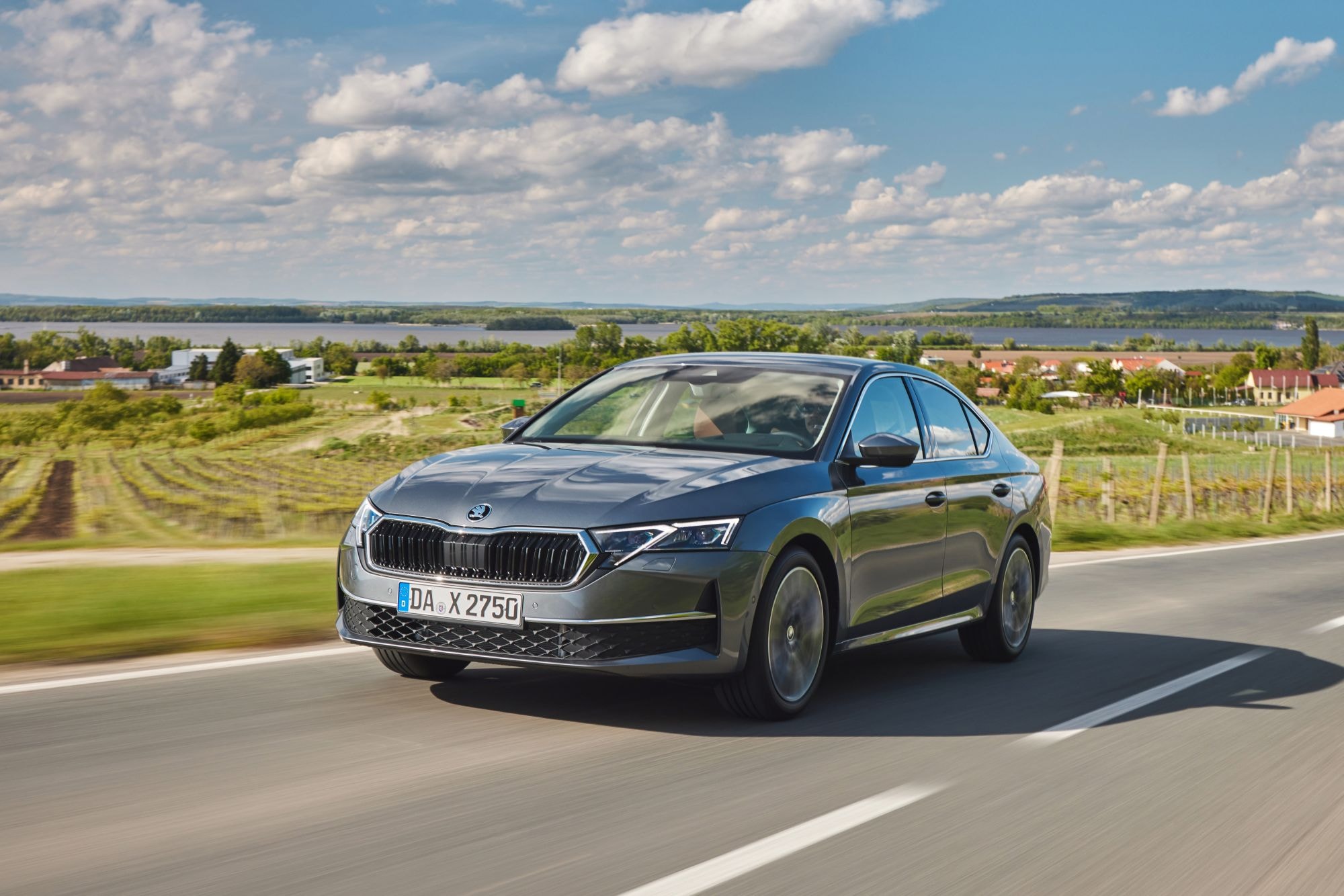 Evolución del diseño trasero del Octavia, marcada por sus luces LED.