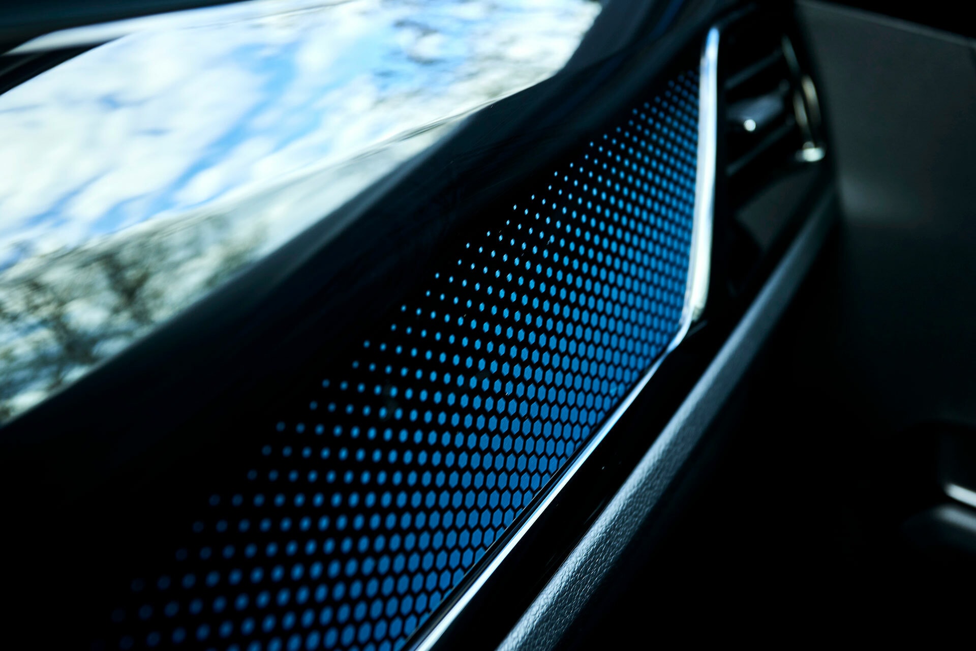 Sistema de altavoces optimizado para una experiencia acústica.