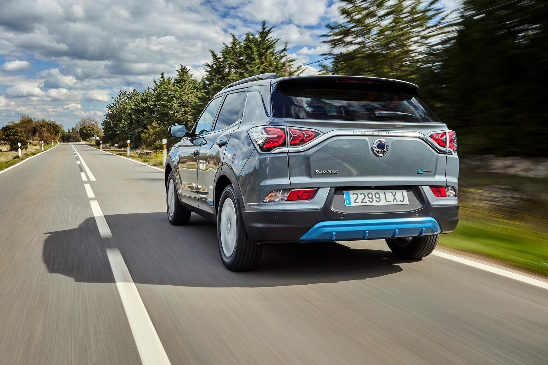 Perspectiva dinámica de la parte trasera del SsangYong Korando